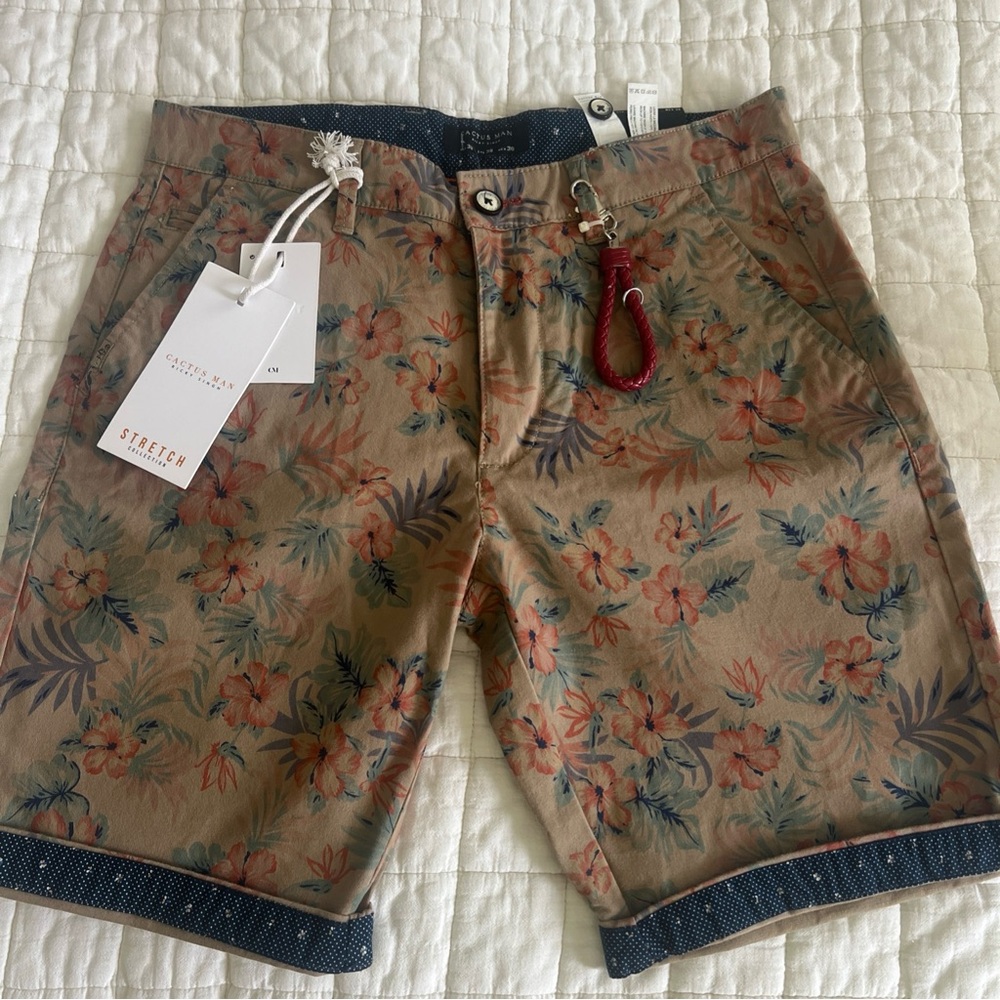 Cactus man Hawaii Floral Stretch Flat Front Shorts -Tan with Blue & Coral size30
